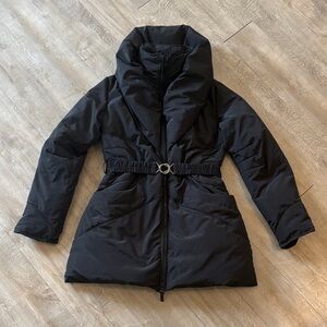 RUDSAK Atelier Noir Belted Winter Jacket Size Large 20PTP
Nice big collar